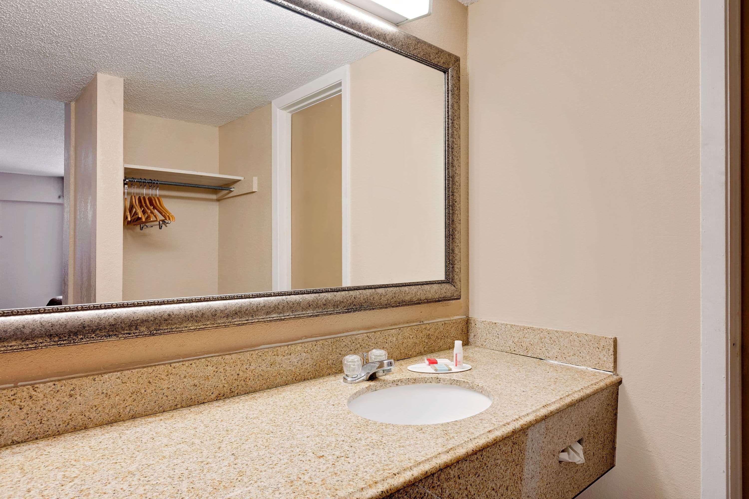 Travelodge By Wyndham Ozona Exterior foto